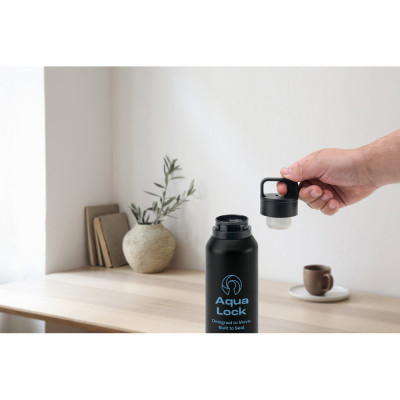 NICKLAUS. Stainless steel bottle (91 recycled) with vacuum insulated double wall 590 mL